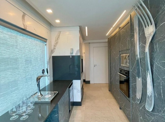 Cobertura 7 dormitórios Summer Beach, Frente Mar - Balneário Camboriú