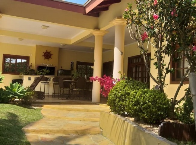 Casa 4 dormitórios , Taquaras - Balneário Camboriú