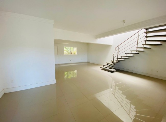 Casa 3 dormitórios , Praia dos Amores - Balneário Camboriú