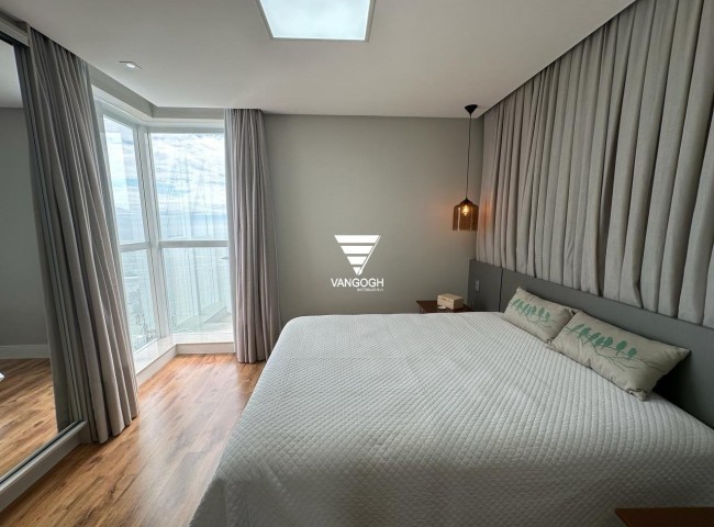 Apartamento 4 dormitórios Via Marina, Quadra Mar - Balneário Camboriú