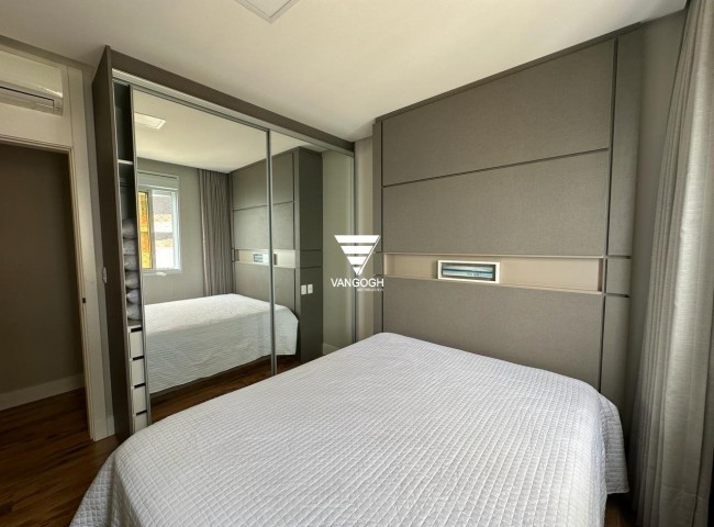 Apartamento 4 dormitórios Via Marina, Quadra Mar - Balneário Camboriú