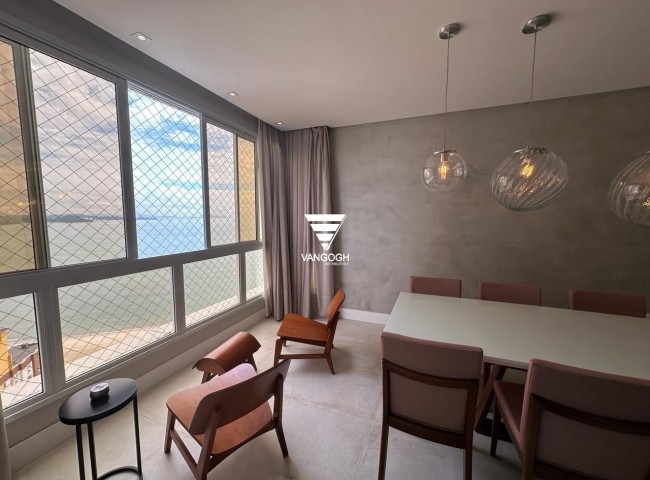 Apartamento 4 dormitórios Via Marina, Quadra Mar - Balneário Camboriú