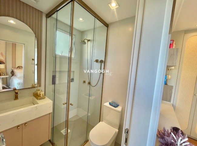 Apartamento 4 dormitórios Marie Antoinette, Meia Praia - ITAPEMA