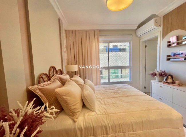 Apartamento 4 dormitórios Marie Antoinette, Meia Praia - ITAPEMA