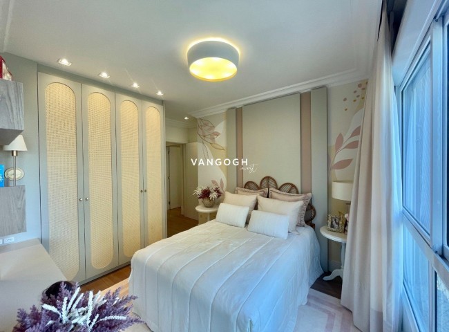 Apartamento 4 dormitórios Marie Antoinette, Meia Praia - ITAPEMA