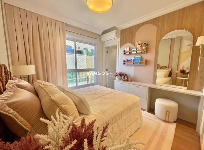 Apartamento 4 dormitórios Marie Antoinette, Meia Praia - ITAPEMA