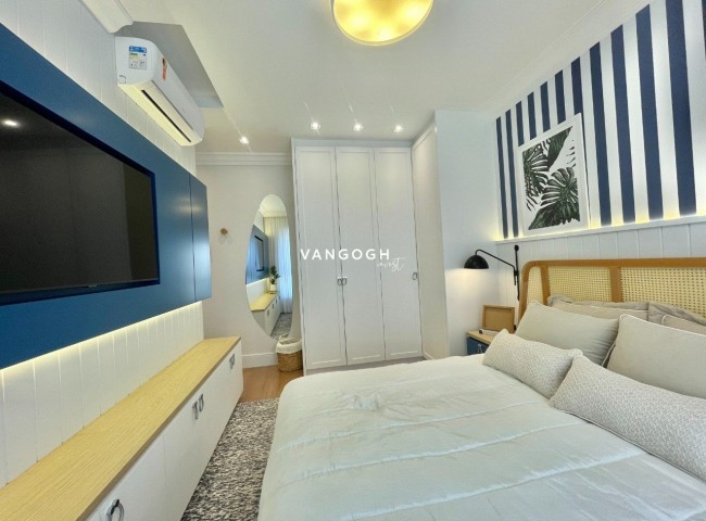 Apartamento 4 dormitórios Marie Antoinette, Meia Praia - ITAPEMA