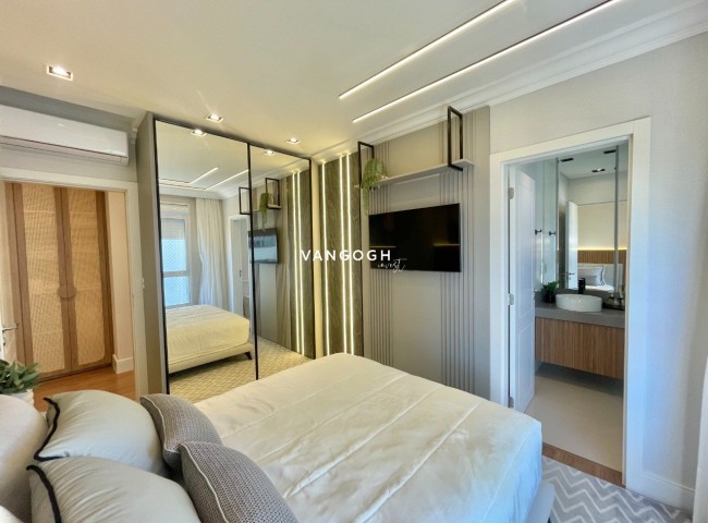 Apartamento 4 dormitórios Marie Antoinette, Meia Praia - ITAPEMA