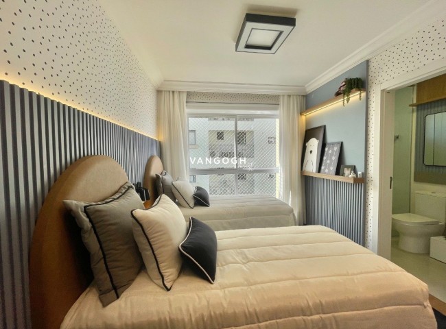 Apartamento 4 dormitórios Marie Antoinette, Meia Praia - ITAPEMA