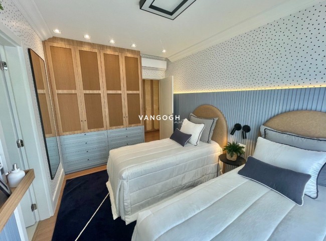 Apartamento 4 dormitórios Marie Antoinette, Meia Praia - ITAPEMA