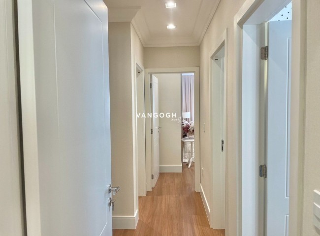 Apartamento 4 dormitórios Marie Antoinette, Meia Praia - ITAPEMA