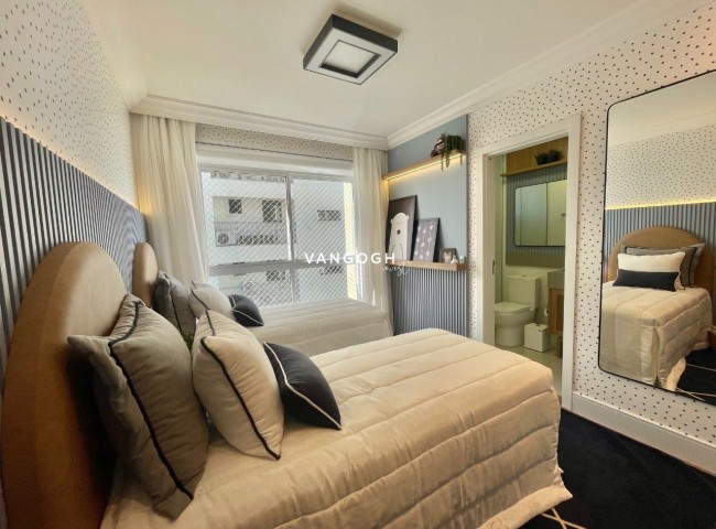 Apartamento 4 dormitórios Marie Antoinette, Meia Praia - ITAPEMA