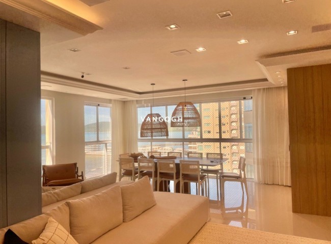 Apartamento 4 dormitórios Marie Antoinette, Meia Praia - ITAPEMA