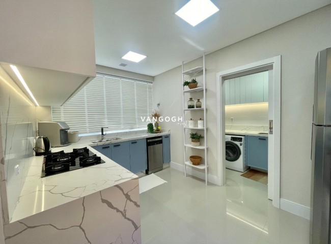 Apartamento 4 dormitórios Marie Antoinette, Meia Praia - ITAPEMA