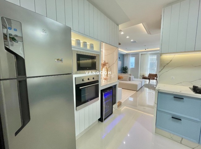 Apartamento 4 dormitórios Marie Antoinette, Meia Praia - ITAPEMA