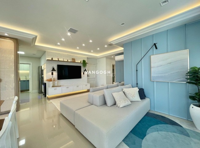 Apartamento 4 dormitórios Marie Antoinette, Meia Praia - ITAPEMA