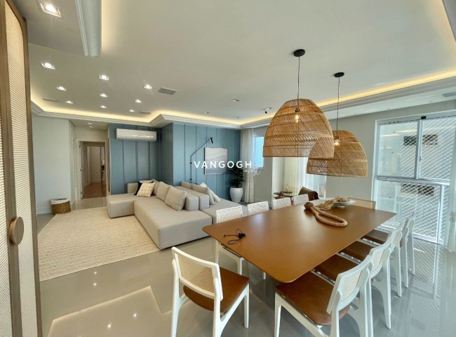 Apartamento 4 dormitórios Marie Antoinette, Meia Praia - ITAPEMA