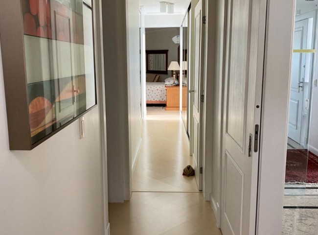 Apartamento 3 dormitórios Royal Palace, Frente Mar - Balneário Camboriú