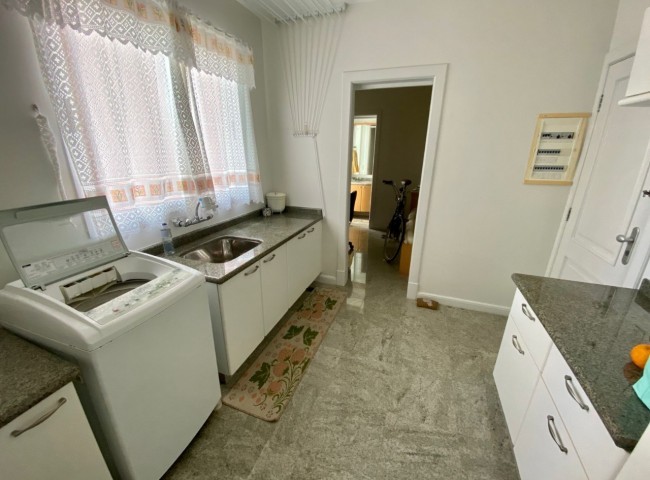 Apartamento 3 dormitórios Royal Palace, Frente Mar - Balneário Camboriú