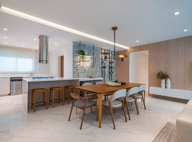 Apartamento 4 dormitórios Marina Beach Towers