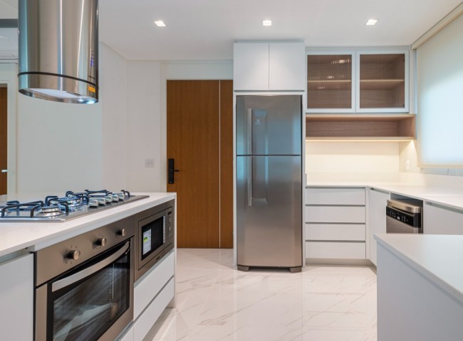 Apartamento 4 dormitórios Marina Beach Towers