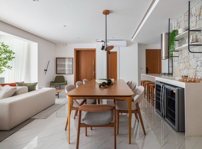 Apartamento 4 dormitórios Marina Beach Towers