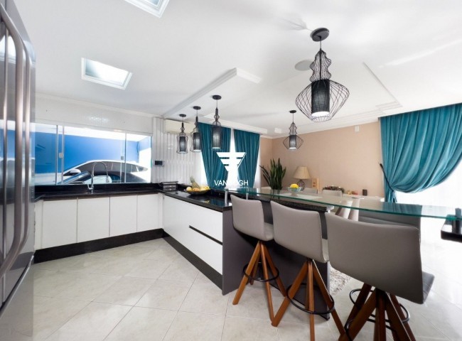 Casa 5 dormitórios , Praia dos Amores - Balneário Camboriú