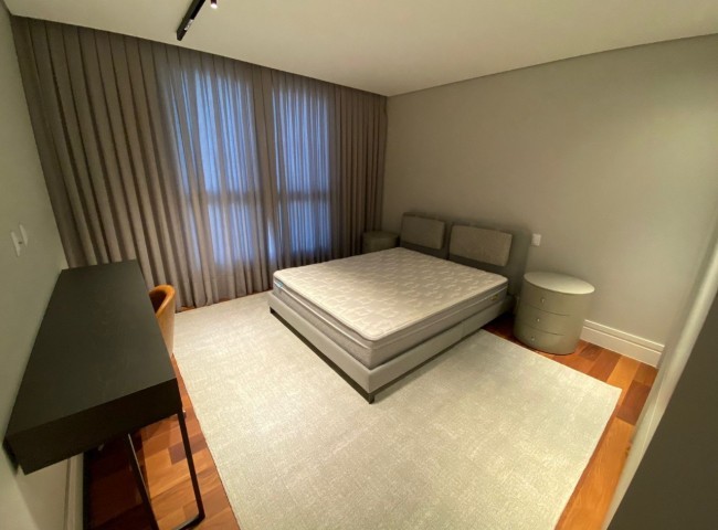 Apartamento 4 dormitórios Splendido