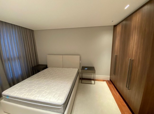 Apartamento 4 dormitórios Splendido