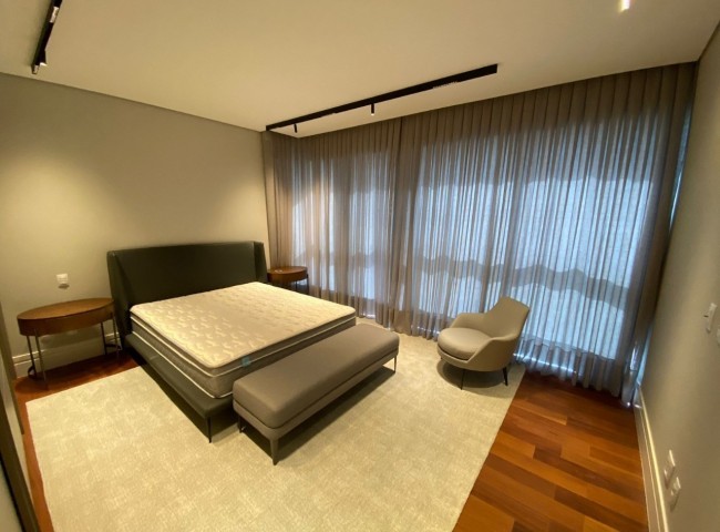 Apartamento 4 dormitórios Splendido