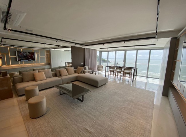 Apartamento 4 dormitórios Splendido