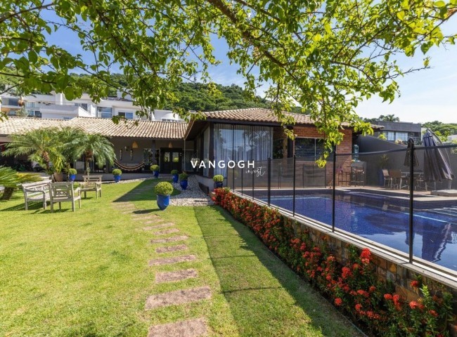 Casa 4 dormitórios , Barra - Balneário Camboriú