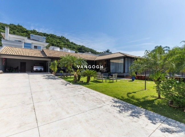 Casa 4 dormitórios , Barra - Balneário Camboriú