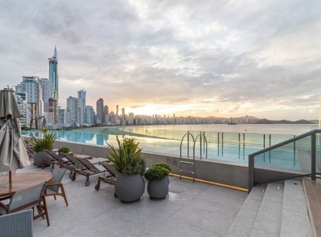 Apartamento 4 dormitórios Pharos