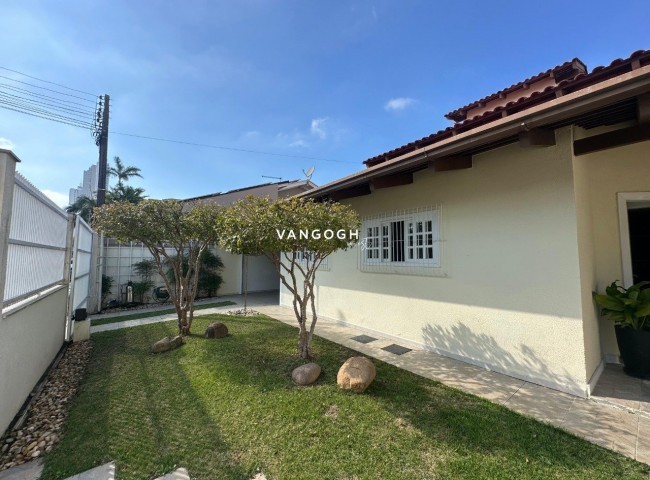 Casa 3 dormitórios , Centro - Balneário Camboriú