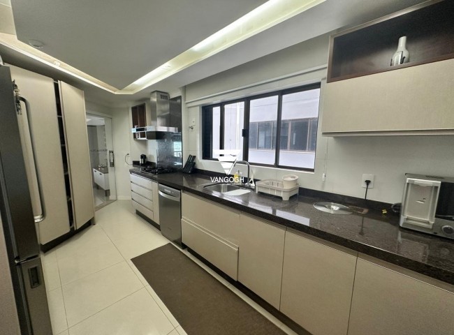 Apartamento 4 dormitórios Nina Schurmann, Frente Mar - Balneário Camboriú