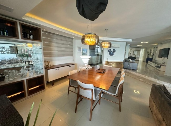 Apartamento 4 dormitórios Nina Schurmann, Frente Mar - Balneário Camboriú