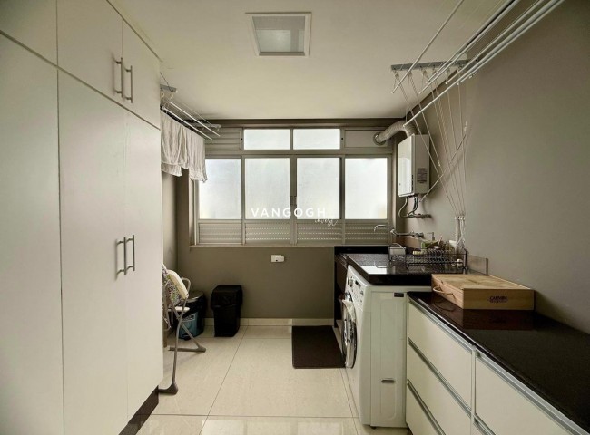 Apartamento 3 dormitórios Edifício Lago Moggiore